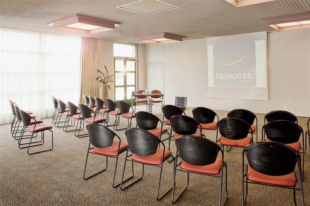 Novotel Saint-Quentin En Yvelines Magny-les-Hameaux Exterior photo