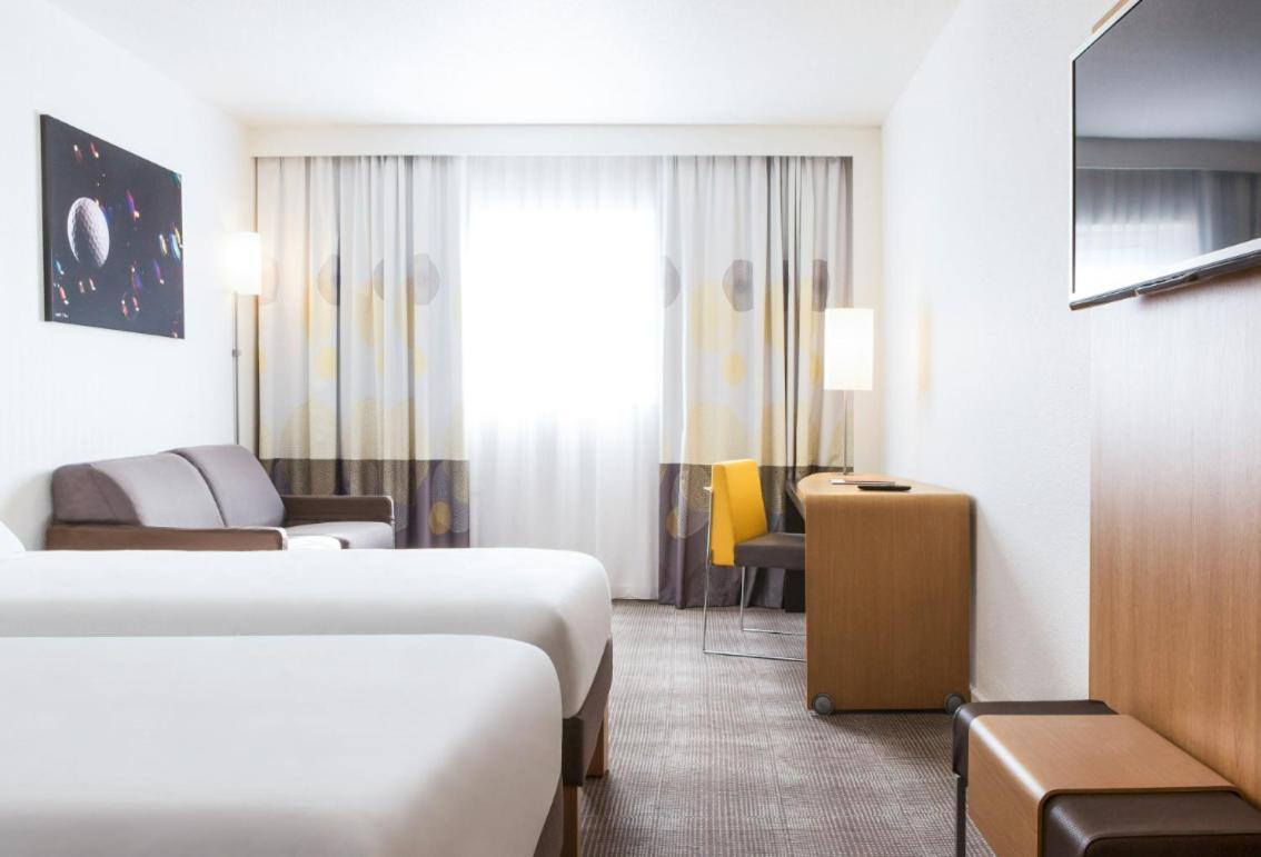 Novotel Saint-Quentin En Yvelines Magny-les-Hameaux Exterior photo