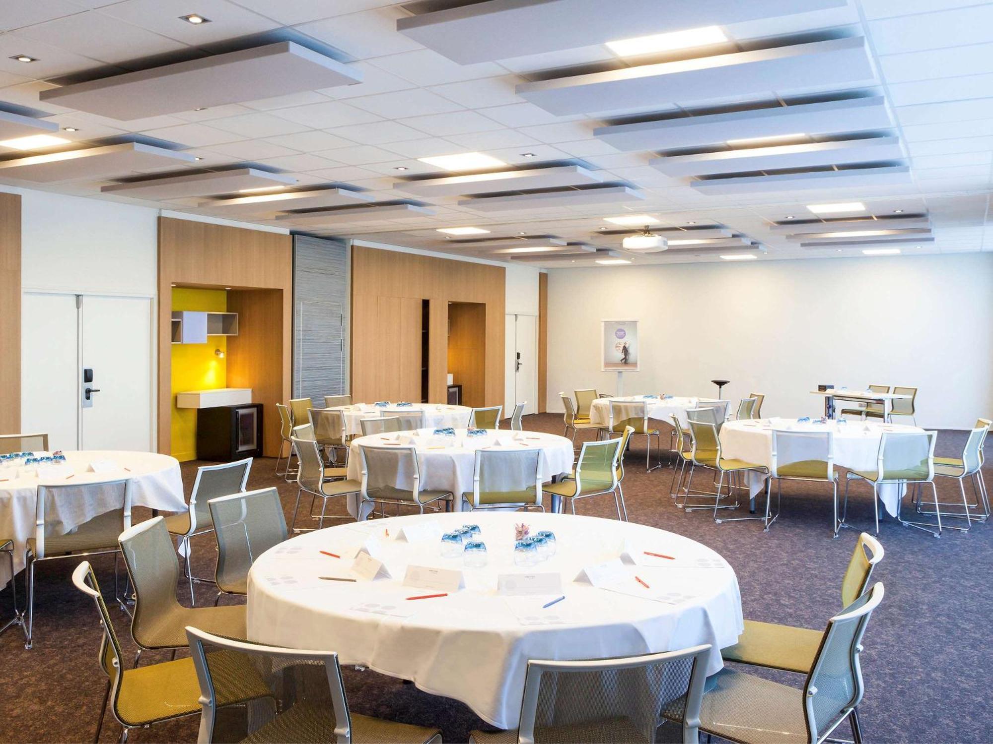 Novotel Saint-Quentin En Yvelines Magny-les-Hameaux Exterior photo